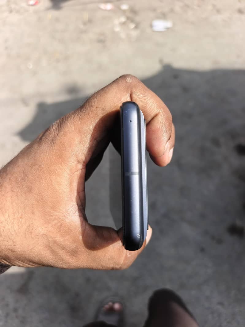 Google Pixel 8 4
