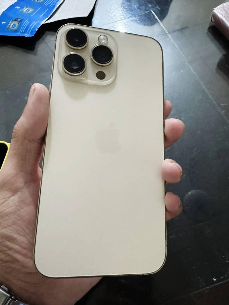 Apple iPhone 14 Pro Max 1
