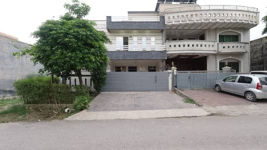 Almost Brand New House For sale In i-8/2 Islamabad