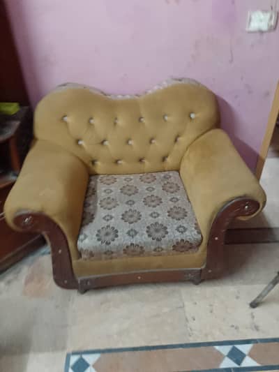 full sofa set for sale aik sofa side Sy Thora SA demage hai