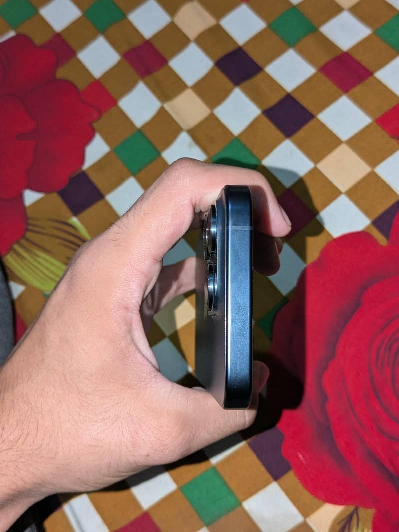 Apple iPhone 15 Pro 3