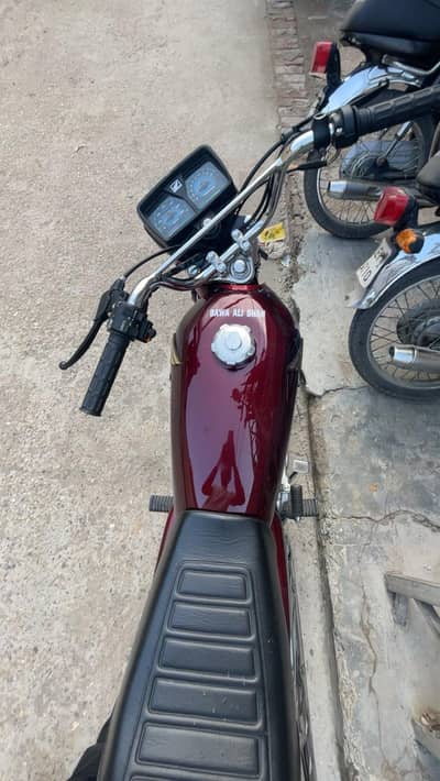 CG 125 Model 2015 almost new condition