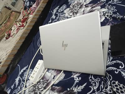 HP Elitebook touch screen core i5 8th gen 840 G6 ,256 gb ssd