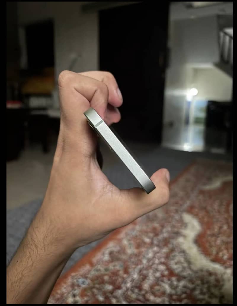 Apple iPhone 12 3
