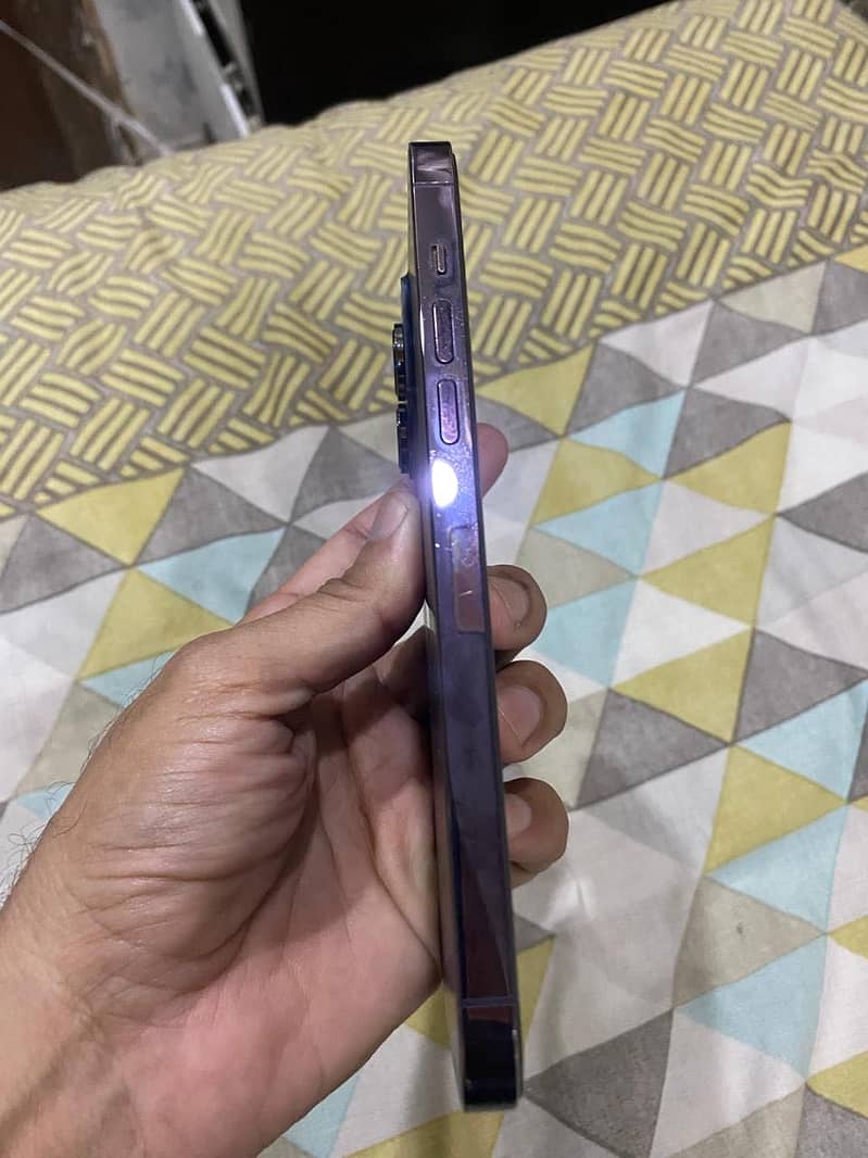 Apple iPhone 14 Pro Max 1