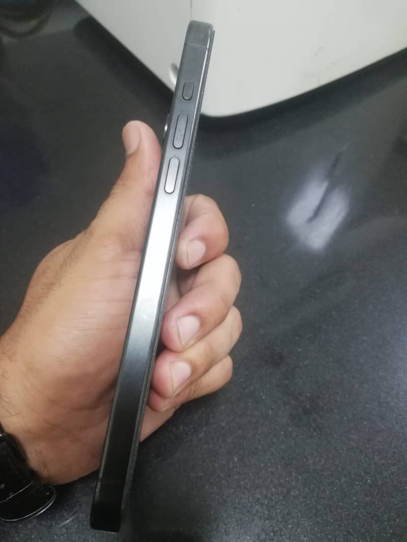 Apple iPhone 15 Pro Max 3