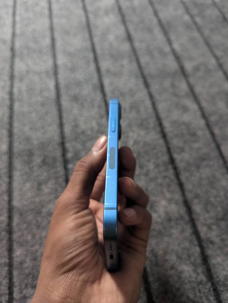 Apple iPhone 13 mini 4