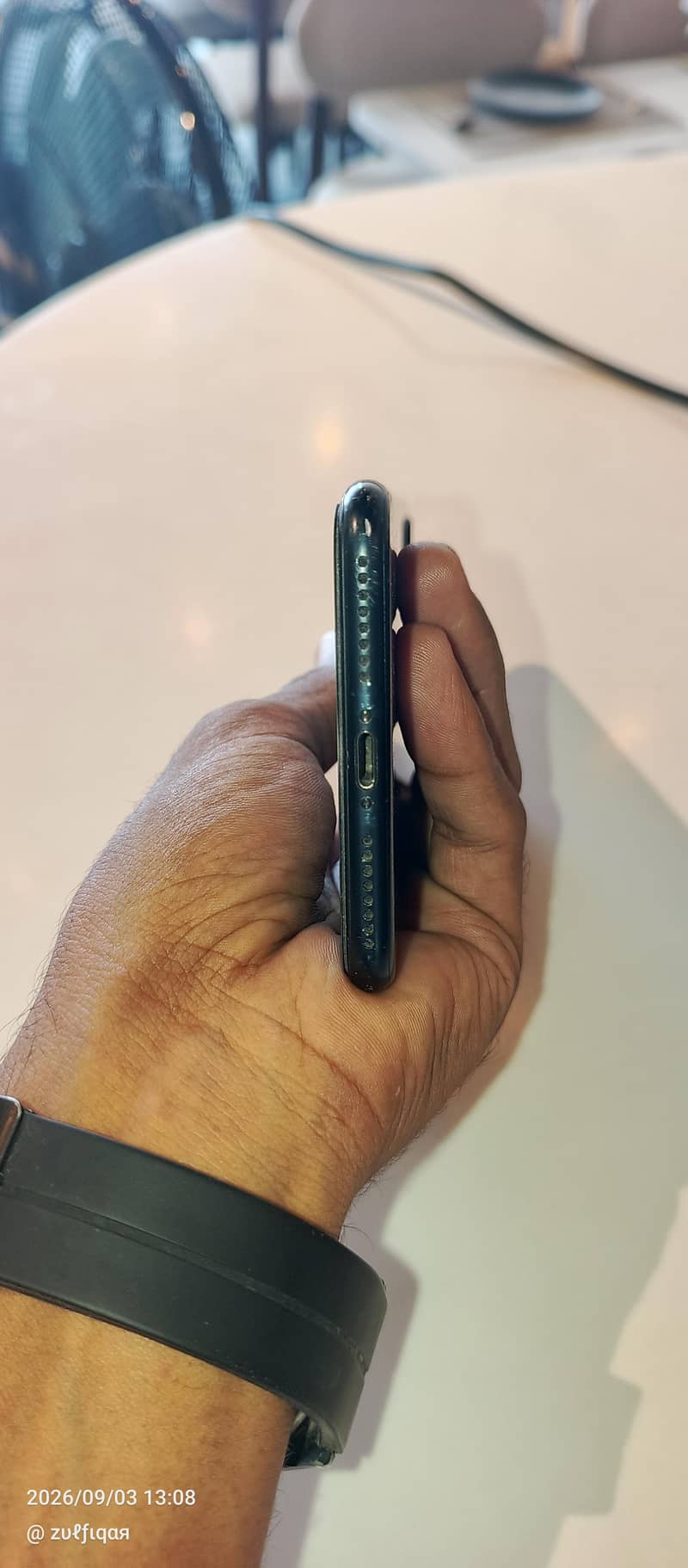 Apple iPhone 7 Plus 3