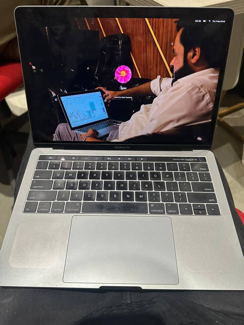 MacBook Pro Touch Panel 2017 Model 1
