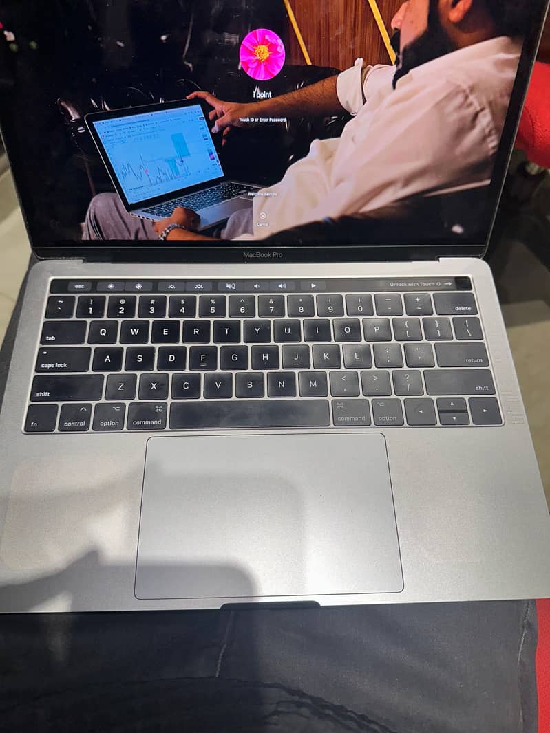 MacBook Pro Touch Panel 2017 Model 2
