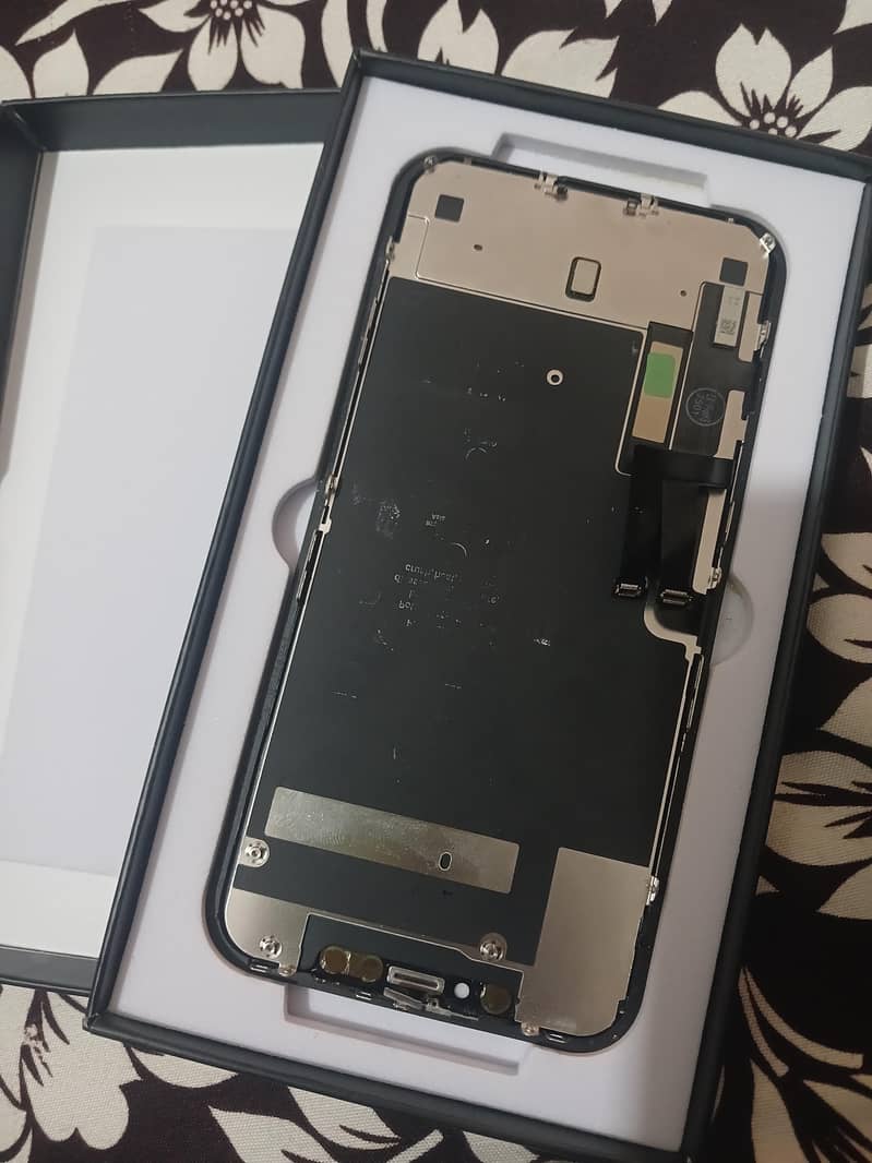 iphone 11 panel 3