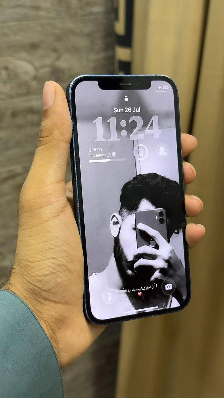 Apple iPhone 12 4