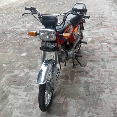 Honda CD 70 2025