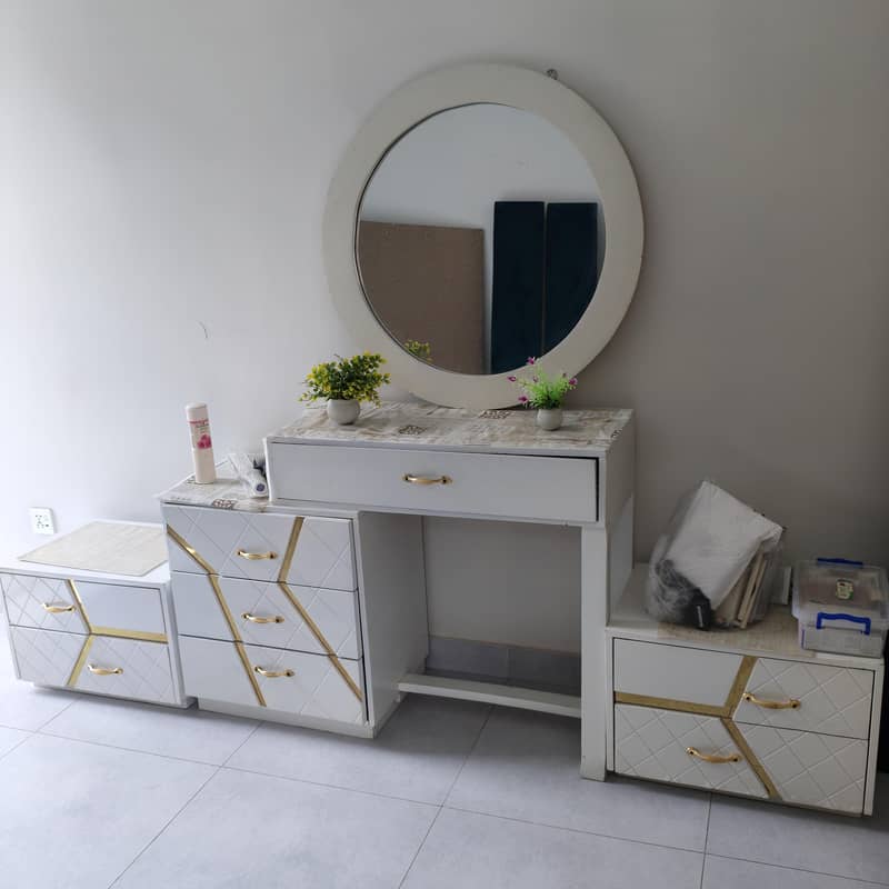 king size bed side table dressing round shape mirror 2