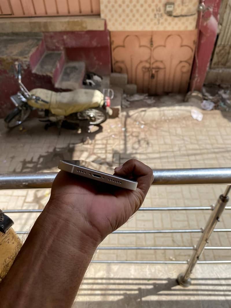Apple iPhone 14 plus 0
