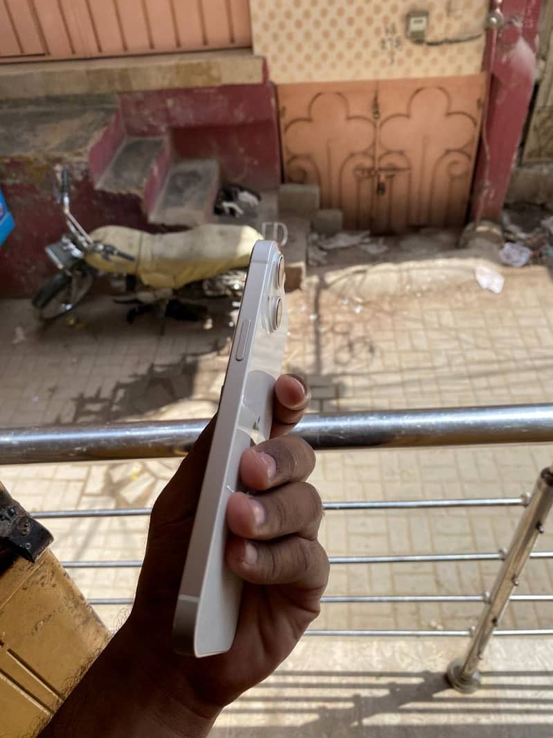 Apple iPhone 14 plus 3
