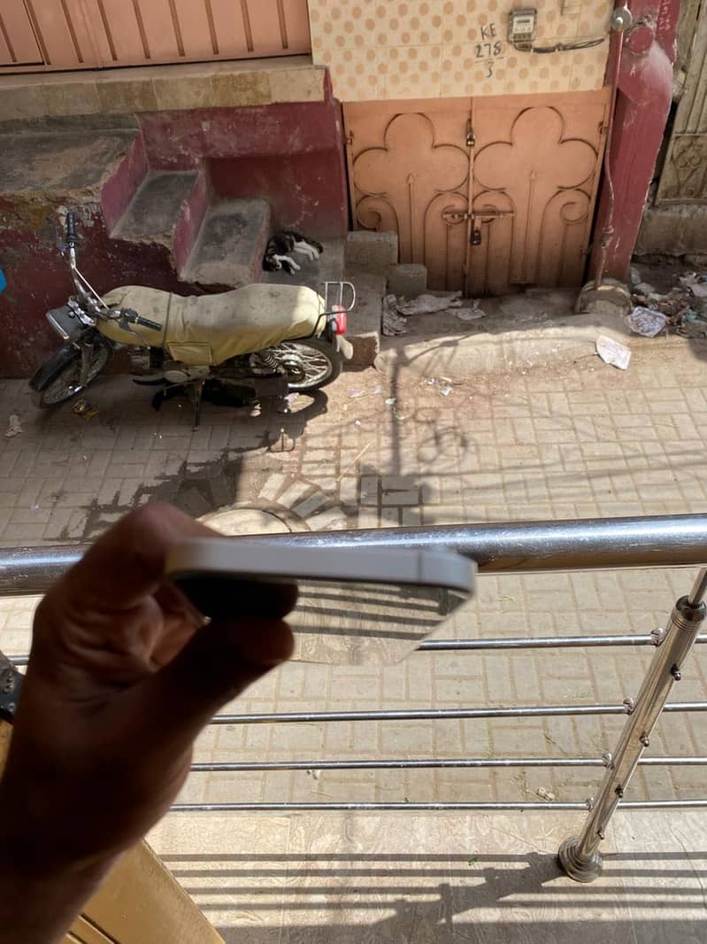 Apple iPhone 14 plus 4