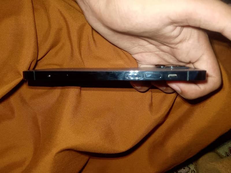 Apple iPhone 12 Pro 6