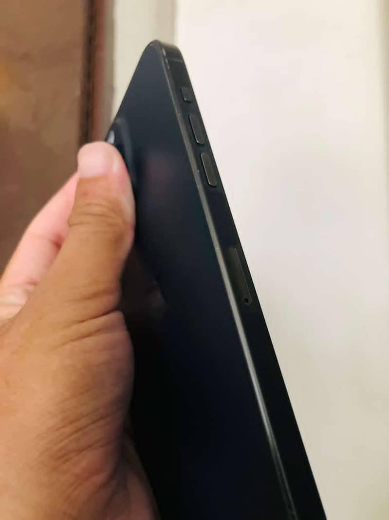 Apple iPhone 15 Pro Max 2