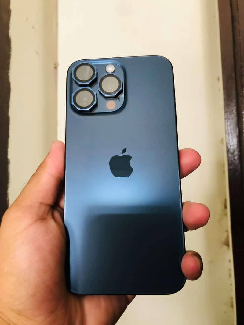 Apple iPhone 15 Pro Max 7