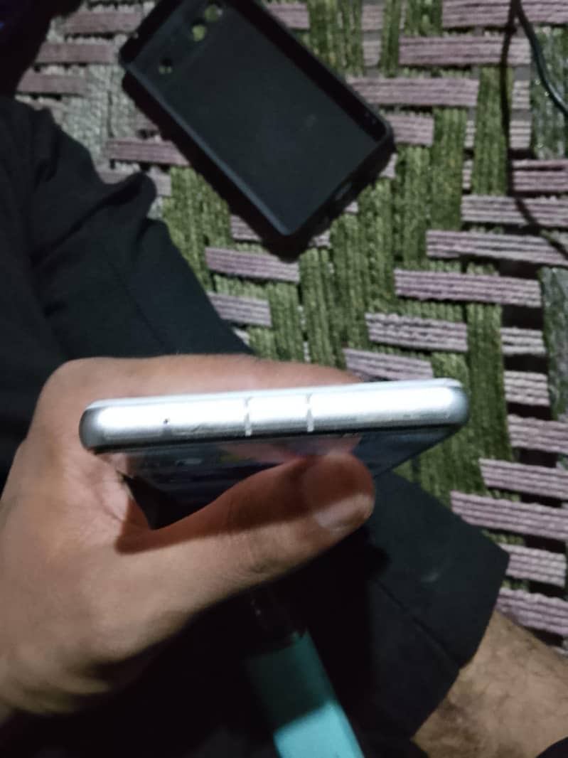 Google Pixel 7 4