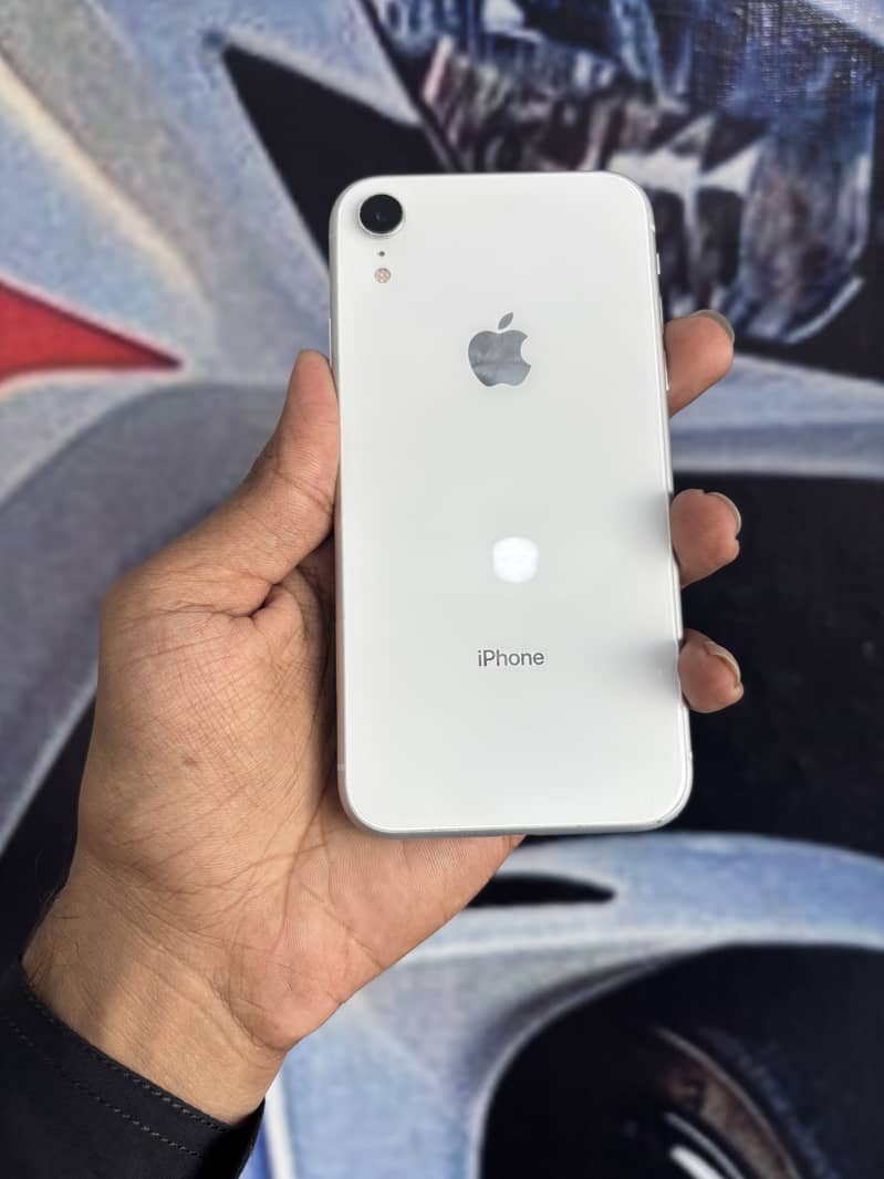 Apple iPhone XR 0