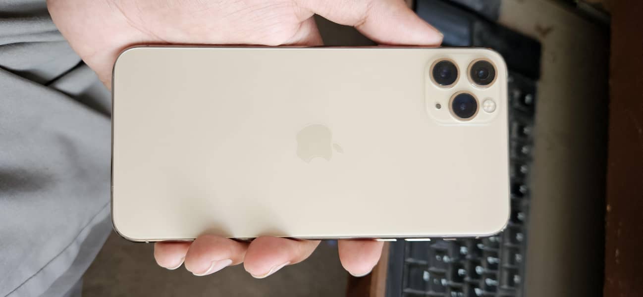 Apple iPhone 11 Pro Max 5