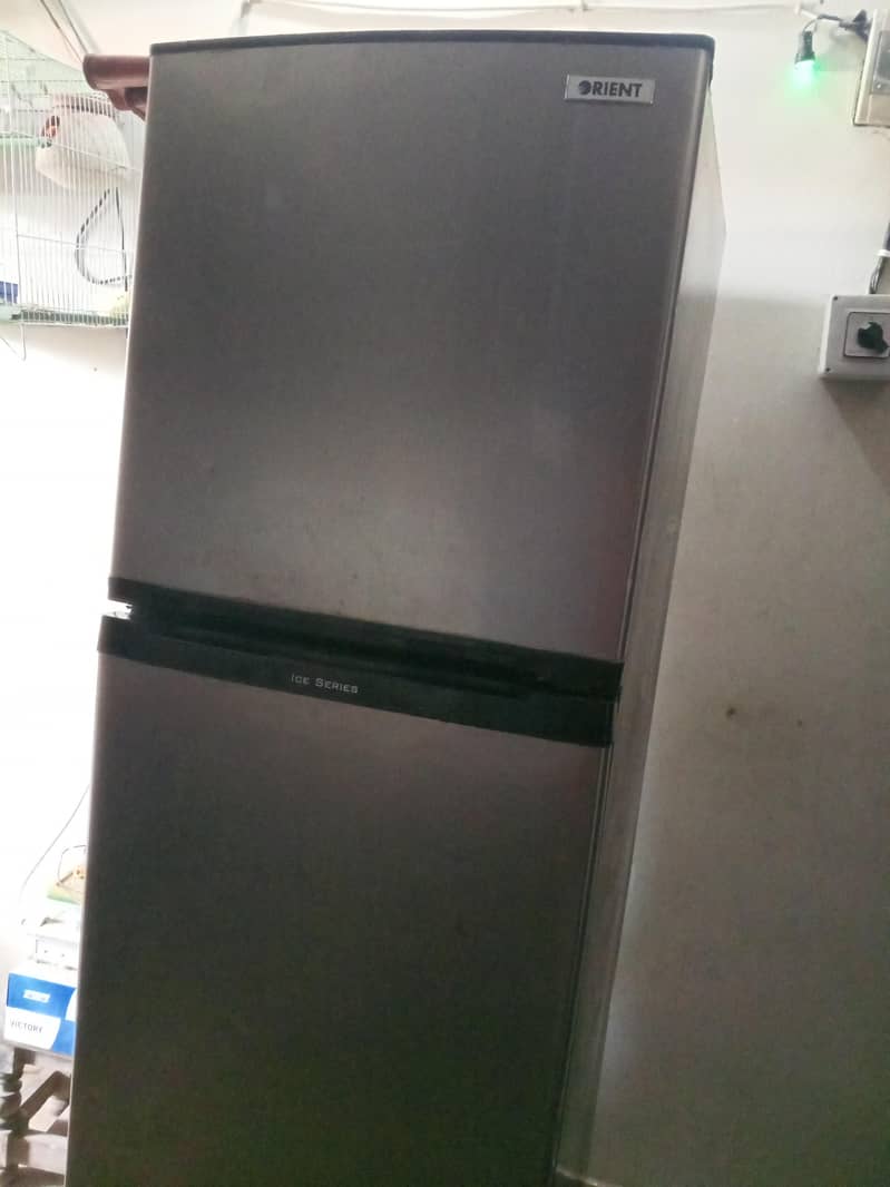 medium size fridge 0