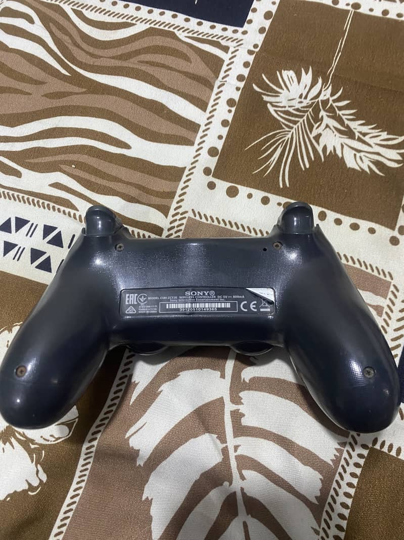 PS4 controller For sell 1
