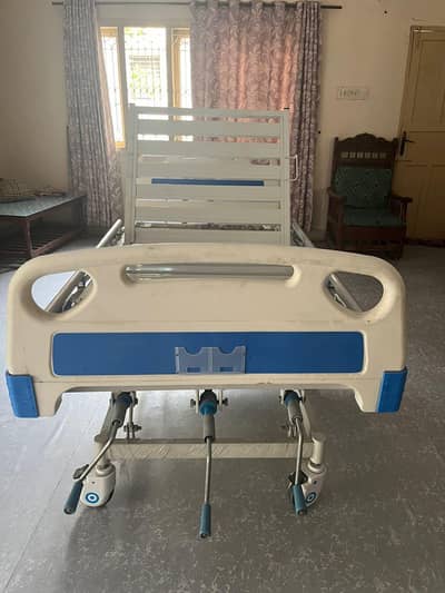 Function Manual Hospital Bed for Patient new used 15 days only