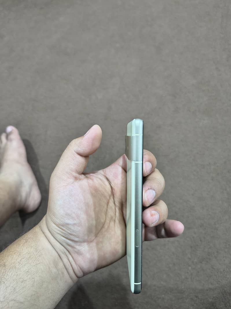 Google Pixel 7 4