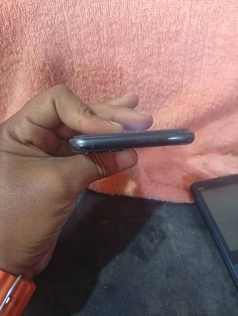 Apple iPhone 11 Pro Max 1
