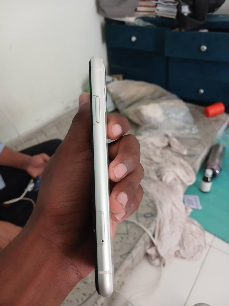 Apple iPhone 11 2