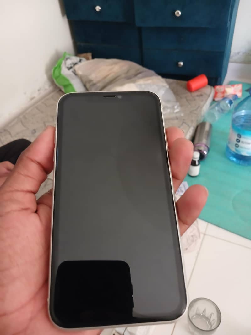 Apple iPhone 11 7