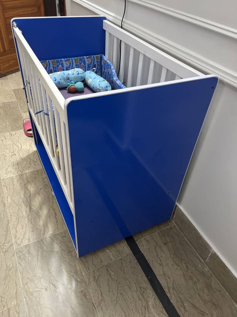 Baby cot 3
