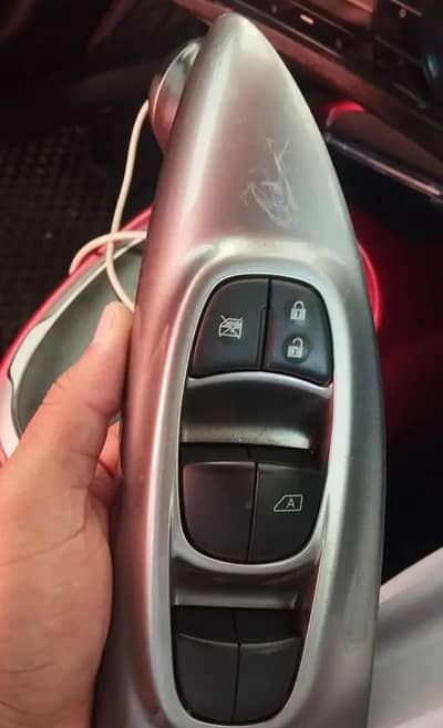 Nissan juke master button