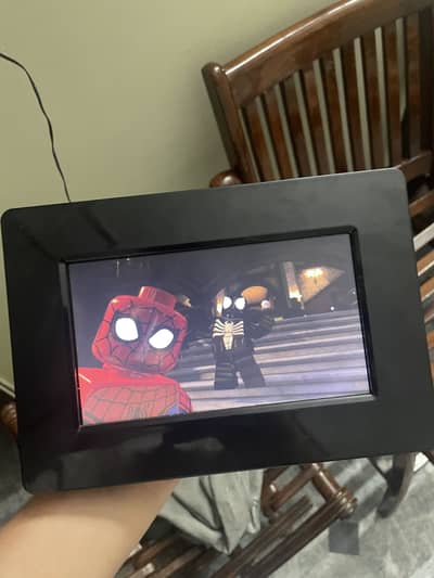Digital photo frame