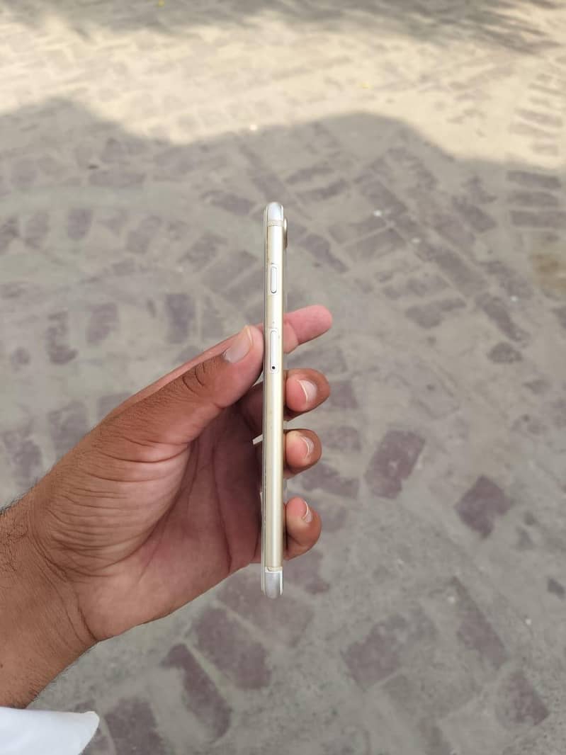 Apple iPhone 7 Plus 1