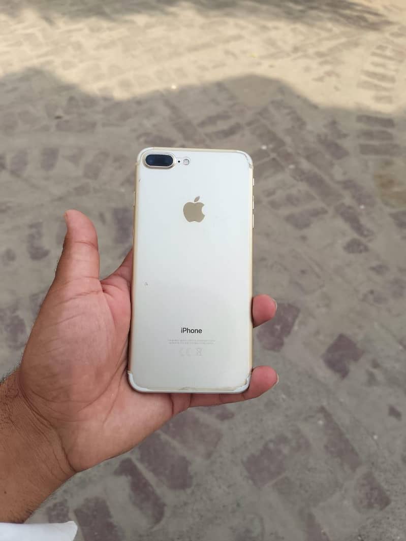 Apple iPhone 7 Plus 2