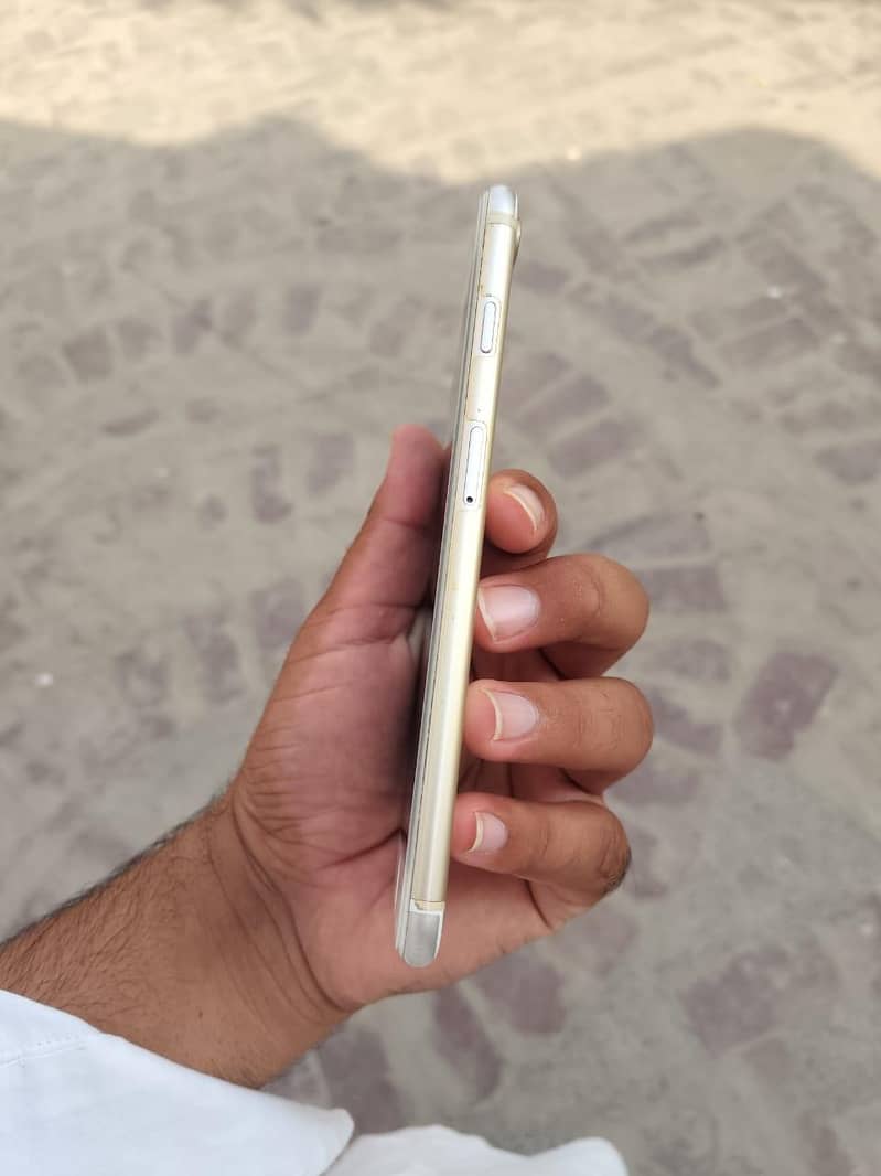 Apple iPhone 7 Plus 3