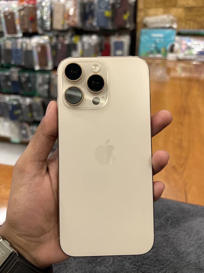 Apple iPhone 16 Pro Max. 0