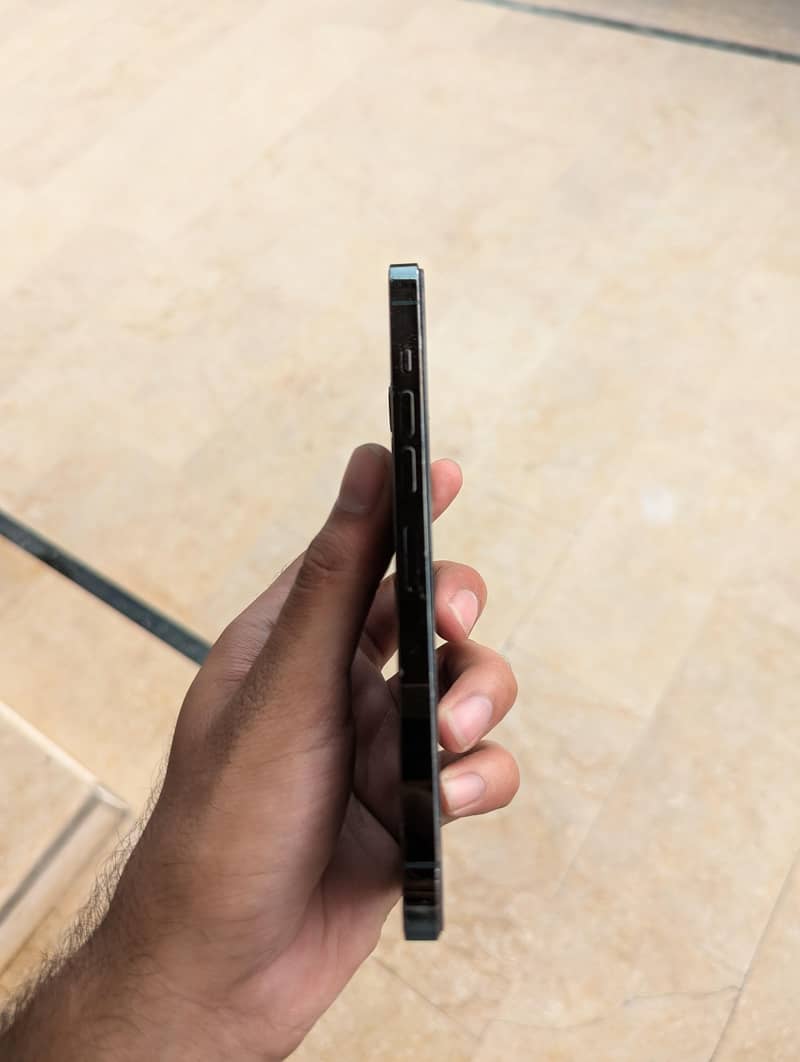 Apple iPhone 13 Pro Max 3
