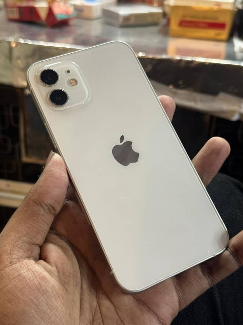 Apple iPhone 12 1