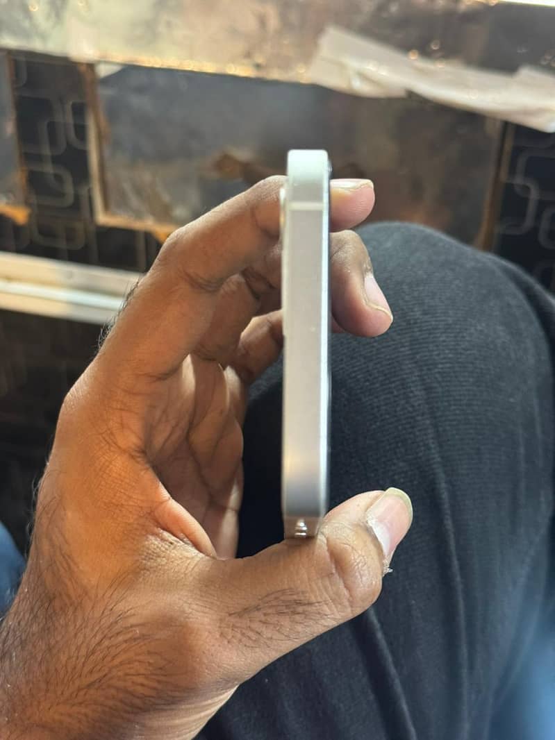 Apple iPhone 12 3