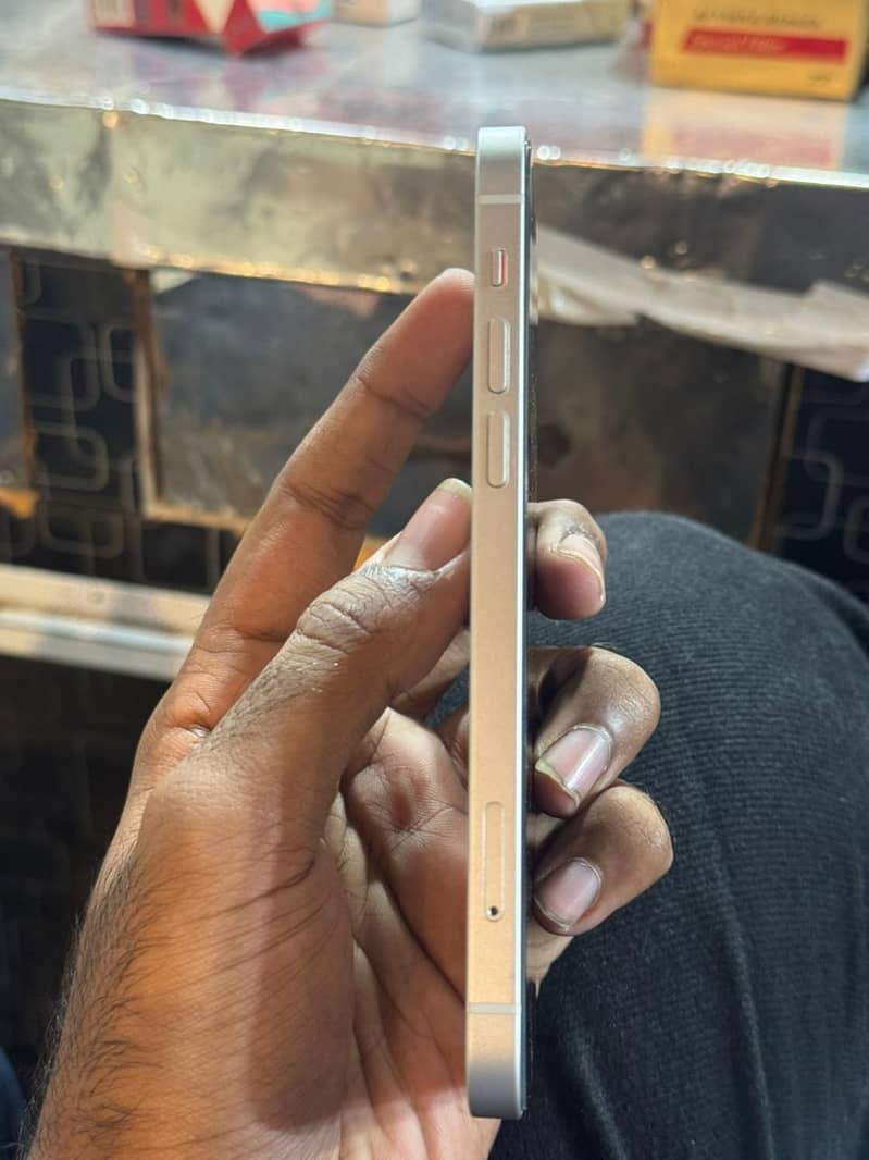 Apple iPhone 12 5
