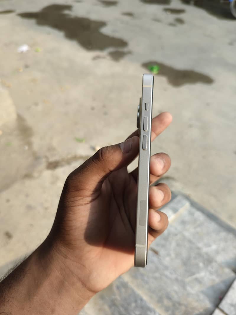 Apple iPhone 14 4