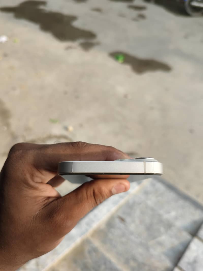 Apple iPhone 14 6