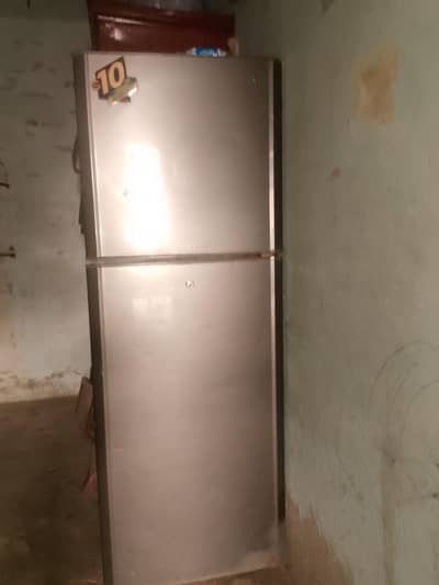 pel ki fridge hai bahut acchi hai contact number 03094164245