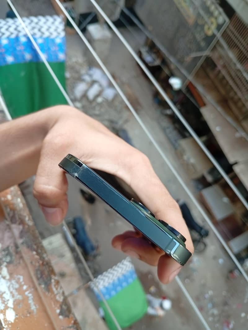 iPhone 13 Pro Max 5