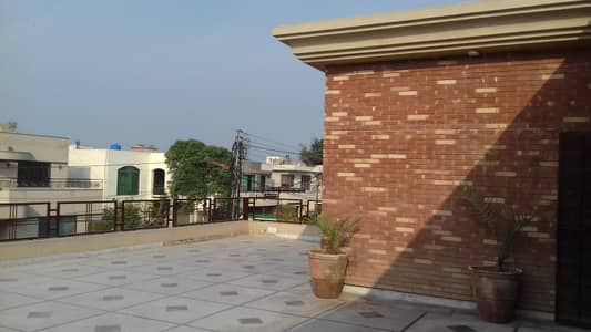 1 Kanal At Prime Location In DHA Phase 3 Original Pictures Are Attached